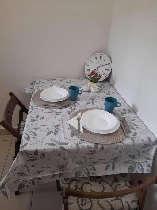 Always A Huge Sale! Apartman *