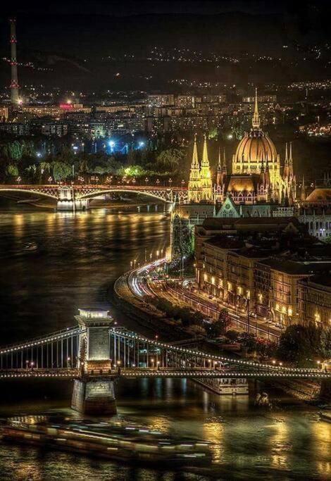Lejlighed Always A Huge Sale! Budapest