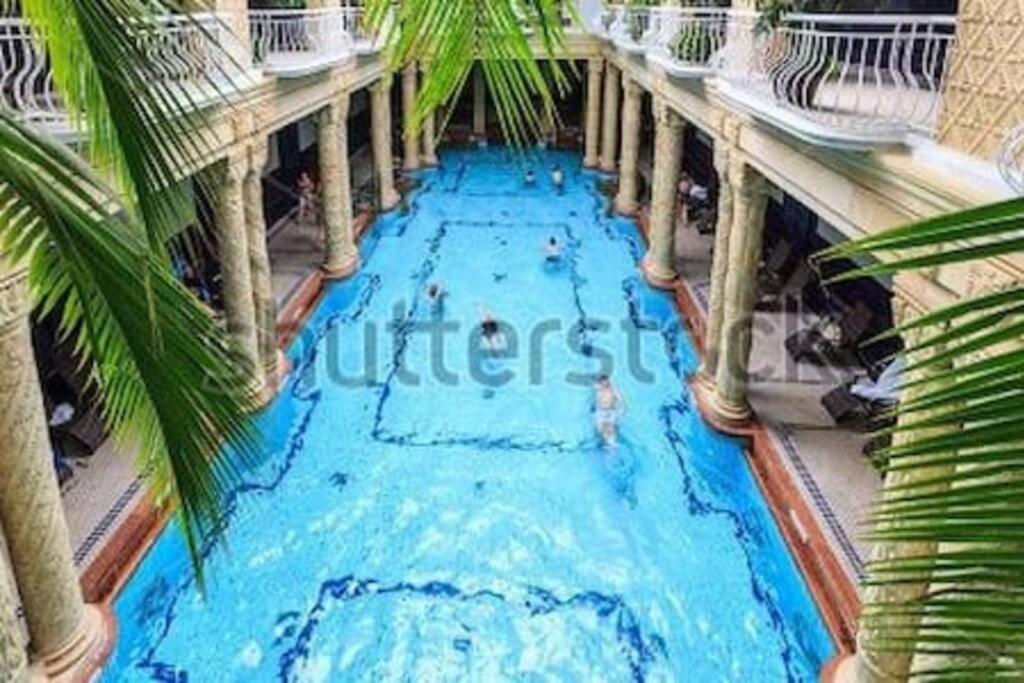 Always A Huge Sale! Apartman